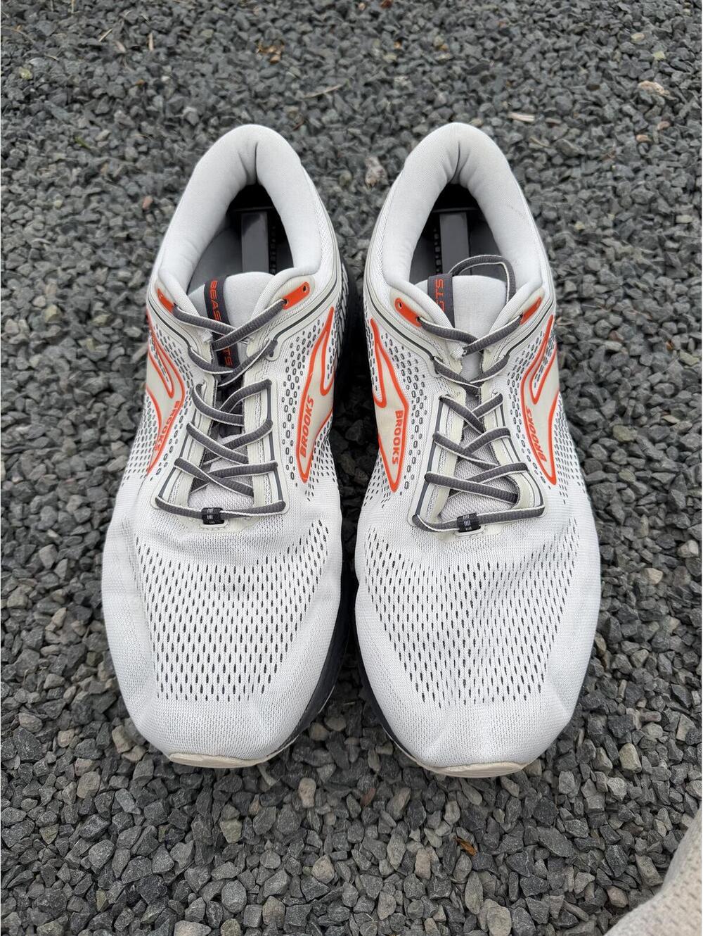 Brooks Beast GTS 23 Grey Scarlet Size 14 Extra Wide - Picture 2 of 5